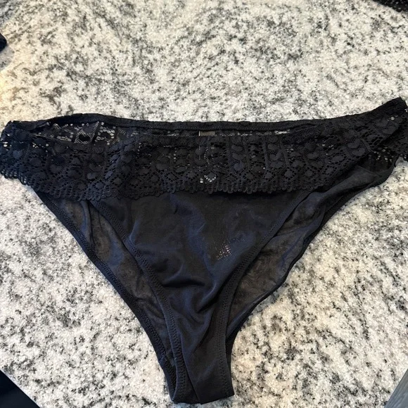 Adore Me Black and tan Lace Bra Set 40C an 1xl bottoms. - Picture 2 of 4